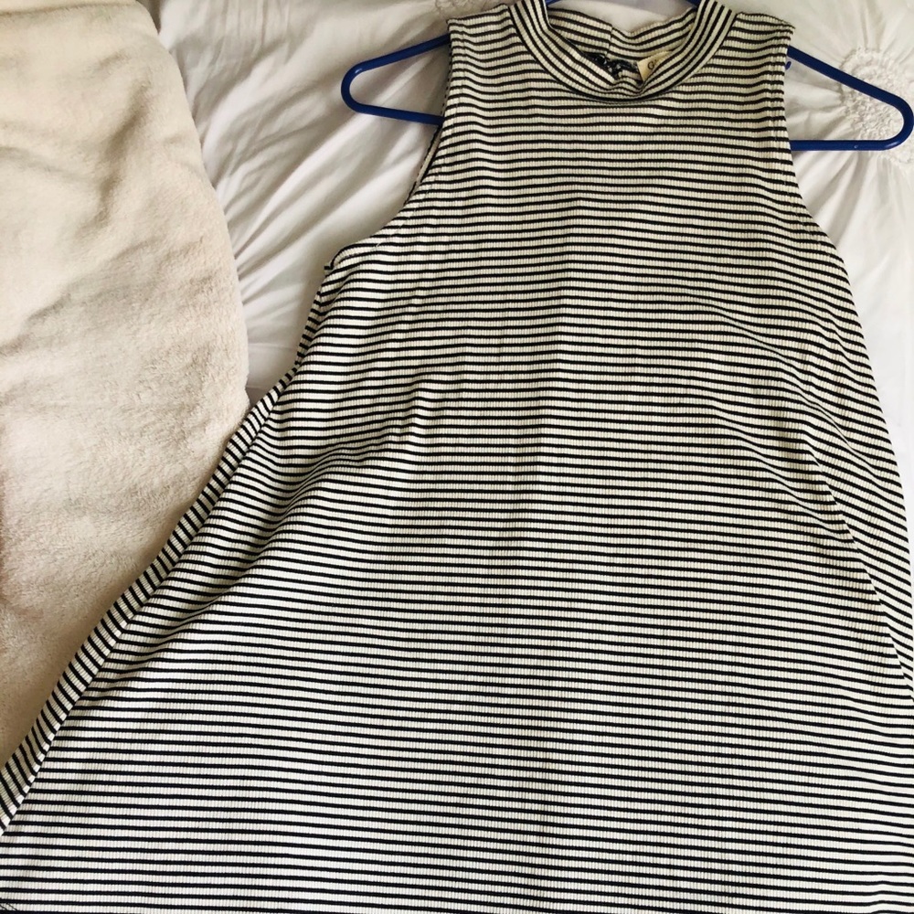 Dress - Picture 4 of 5